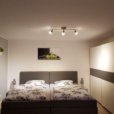 Ferienwohnung Schmidt Андернах Екстер'єр фото